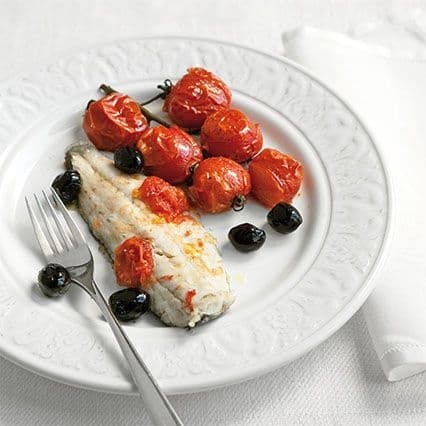 Branzino con pomodorini e olive