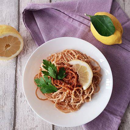 Spaghetti integrali con bottarga e limone