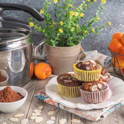 Muffin al cacao, albicocche e mandorle
