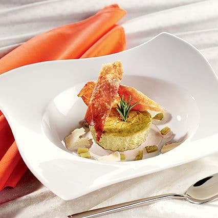 Soufflè di cardi in salsa di acciughe con croccante allo speck