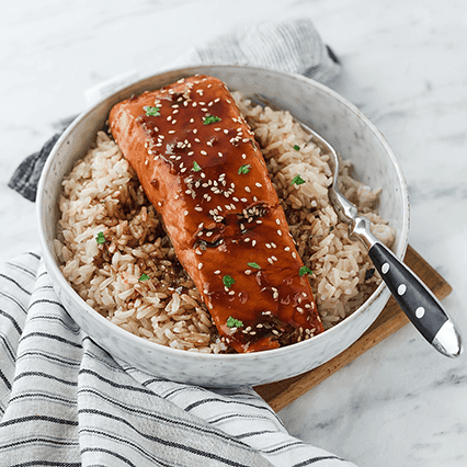 Ciotola al salmone con miele e salsa di soia