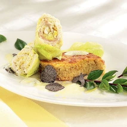 Involtini di orata e verza con frittatina di farina integrale e tartufo