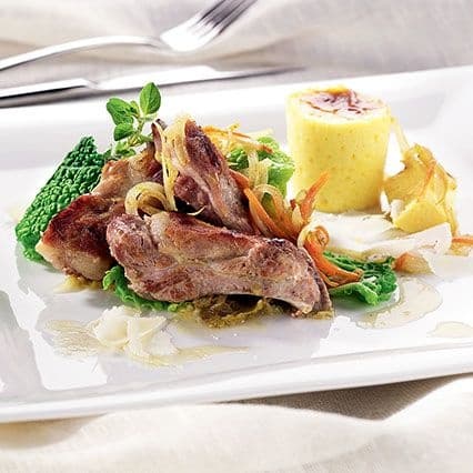 Costine di maiale e verze con budino al formaggio