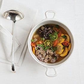 Maiale in brodo con verdure